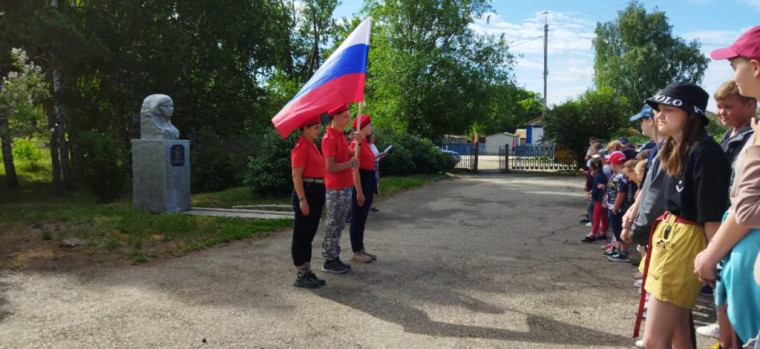 Укажите подпись к картинке.